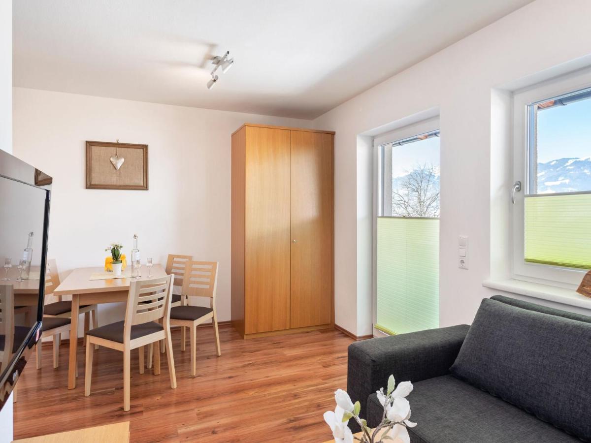 Elegant Apartment In Saalfelden With Balcony Eksteriør bilde