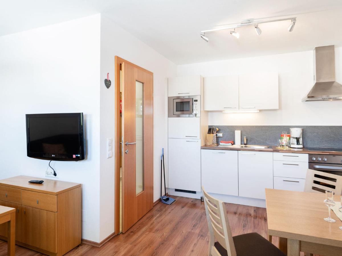 Elegant Apartment In Saalfelden With Balcony Eksteriør bilde