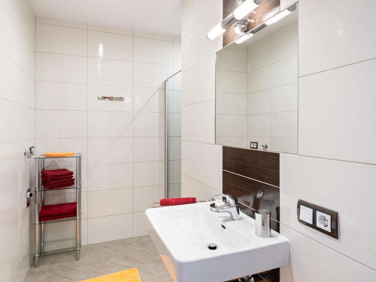 Elegant Apartment In Saalfelden With Balcony Eksteriør bilde