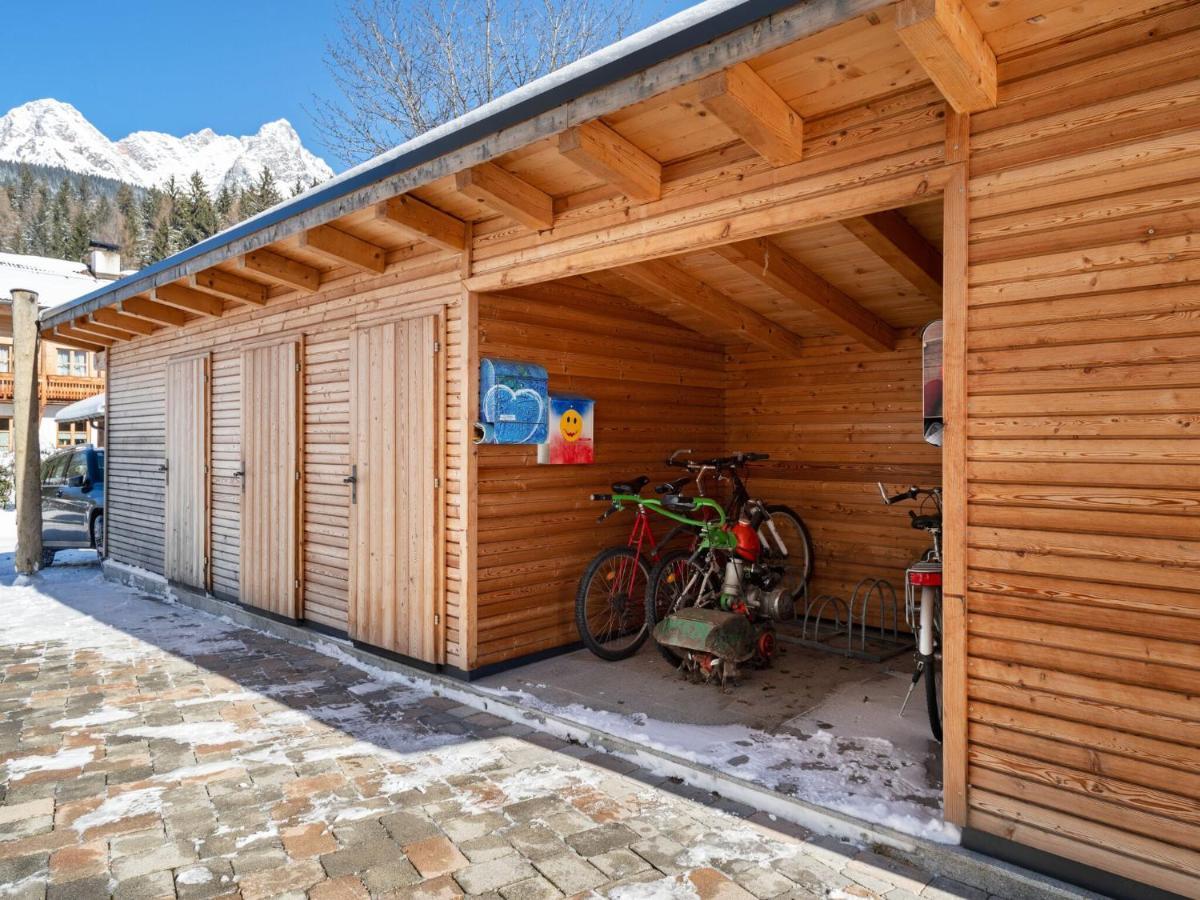 Elegant Apartment In Saalfelden With Balcony Eksteriør bilde